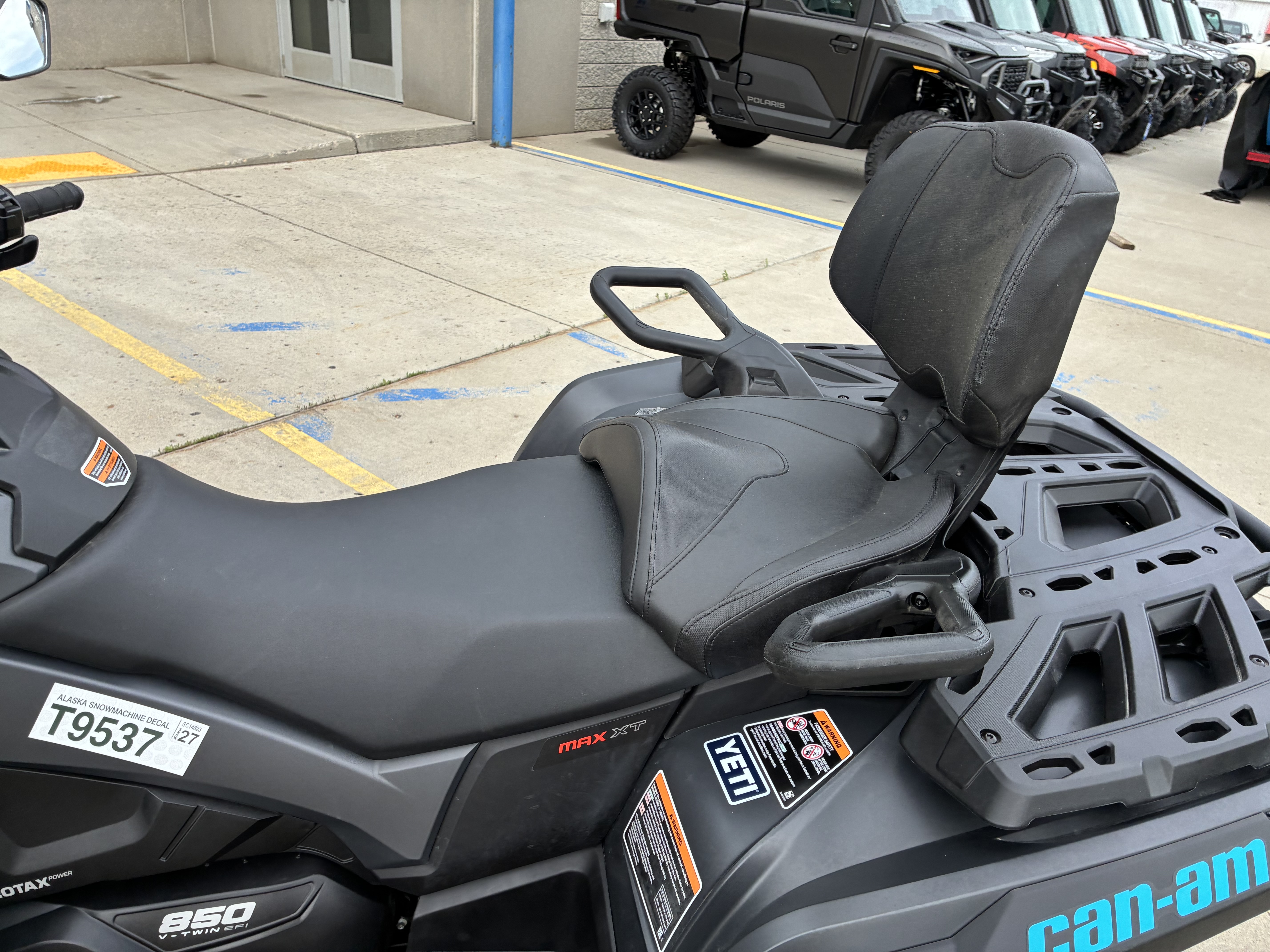 2021 Can-Am Outlander™ MAX XT 850 - Image 12