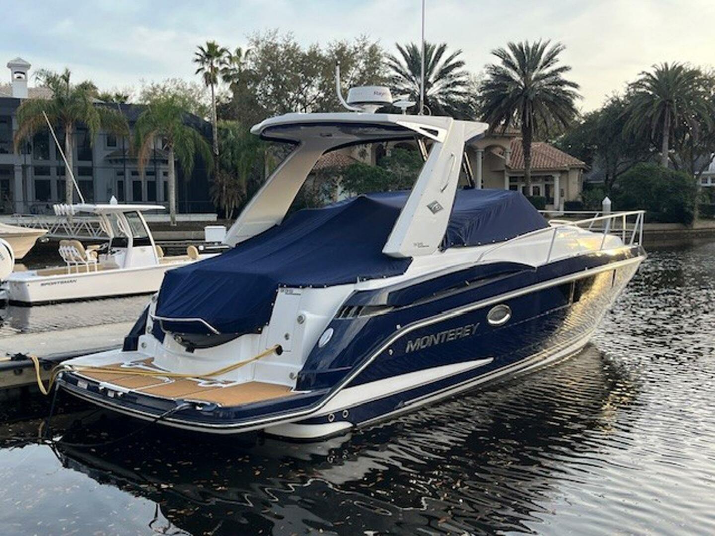 2018 Monterey 335 Sport Yacht - Image 3