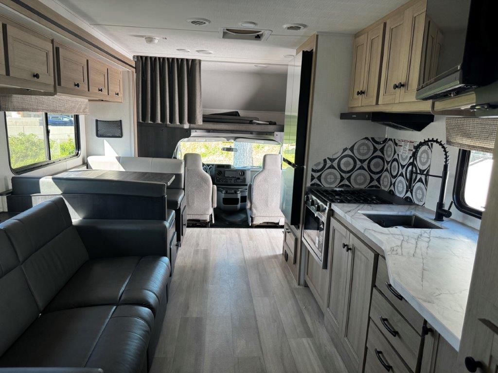 2026 Forest River Sunseeker LE 2550DSLE - Image 30