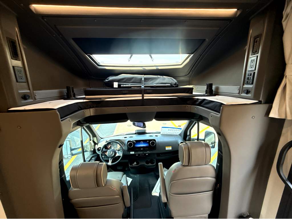 2027 Grand Design Lineage Series M 25FW - Image 19