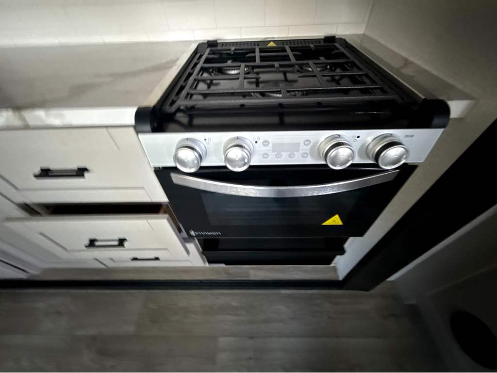 2027 JAYCO SEISMIC 265 - Image 21