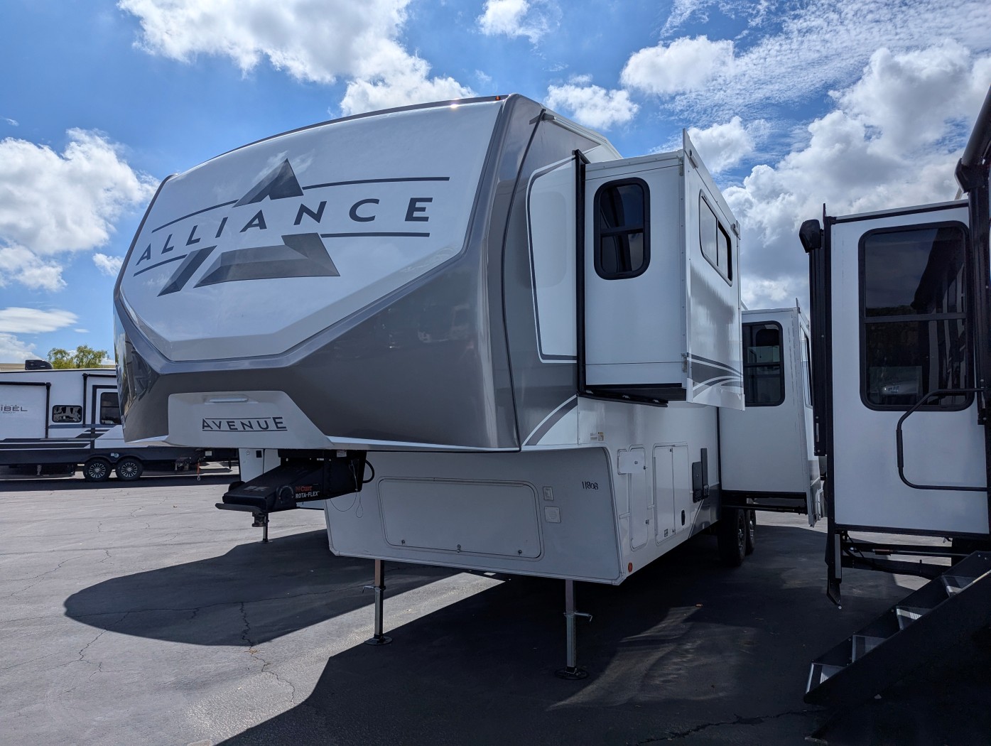 2026 Alliance RV Avenue 35RKS - Image 3