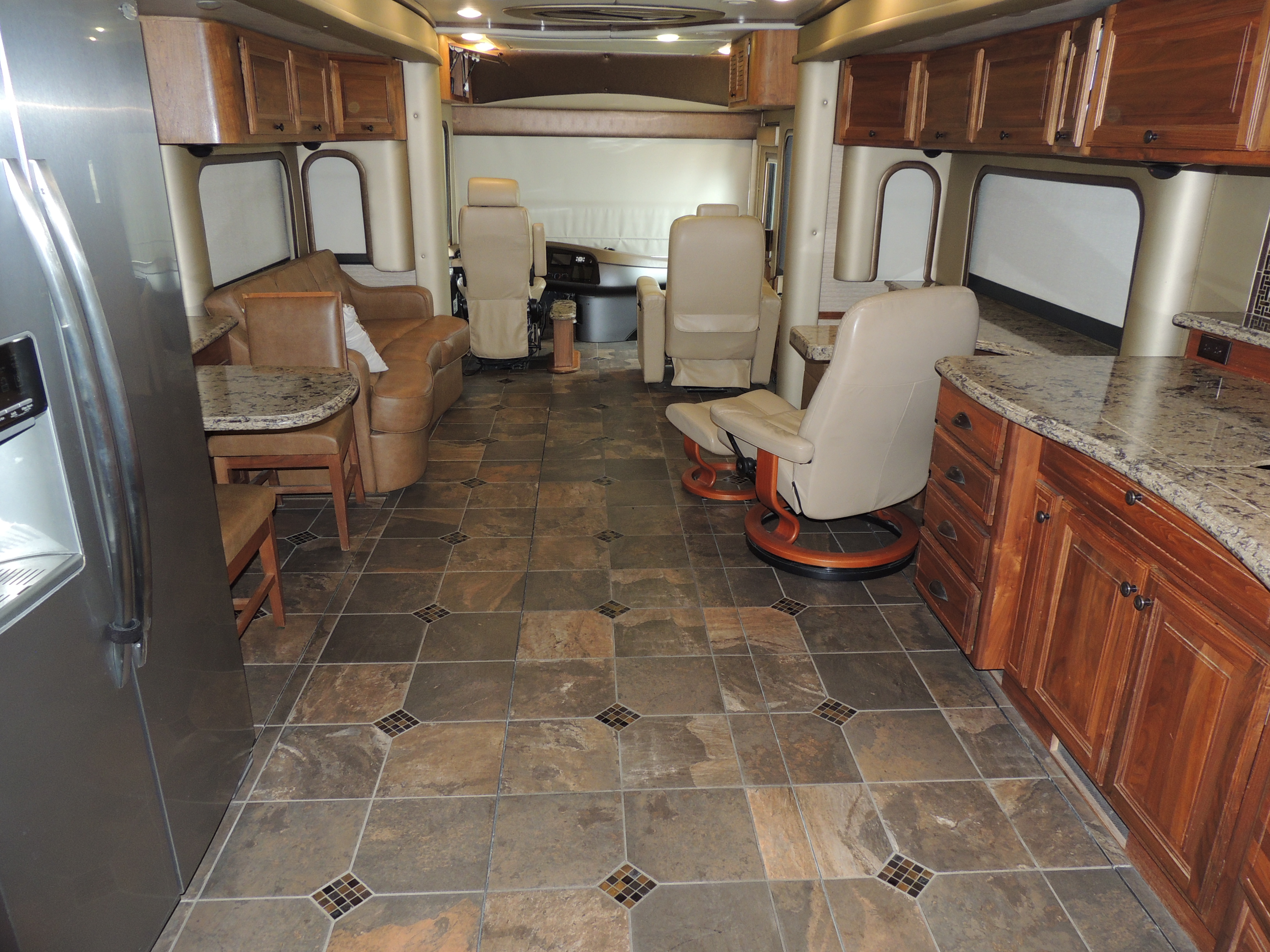 2012 Foretravel IH 45 - exterior 7
