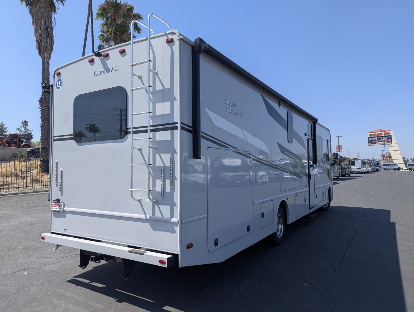 2026 Holiday Rambler Admiral 34J - Image 5