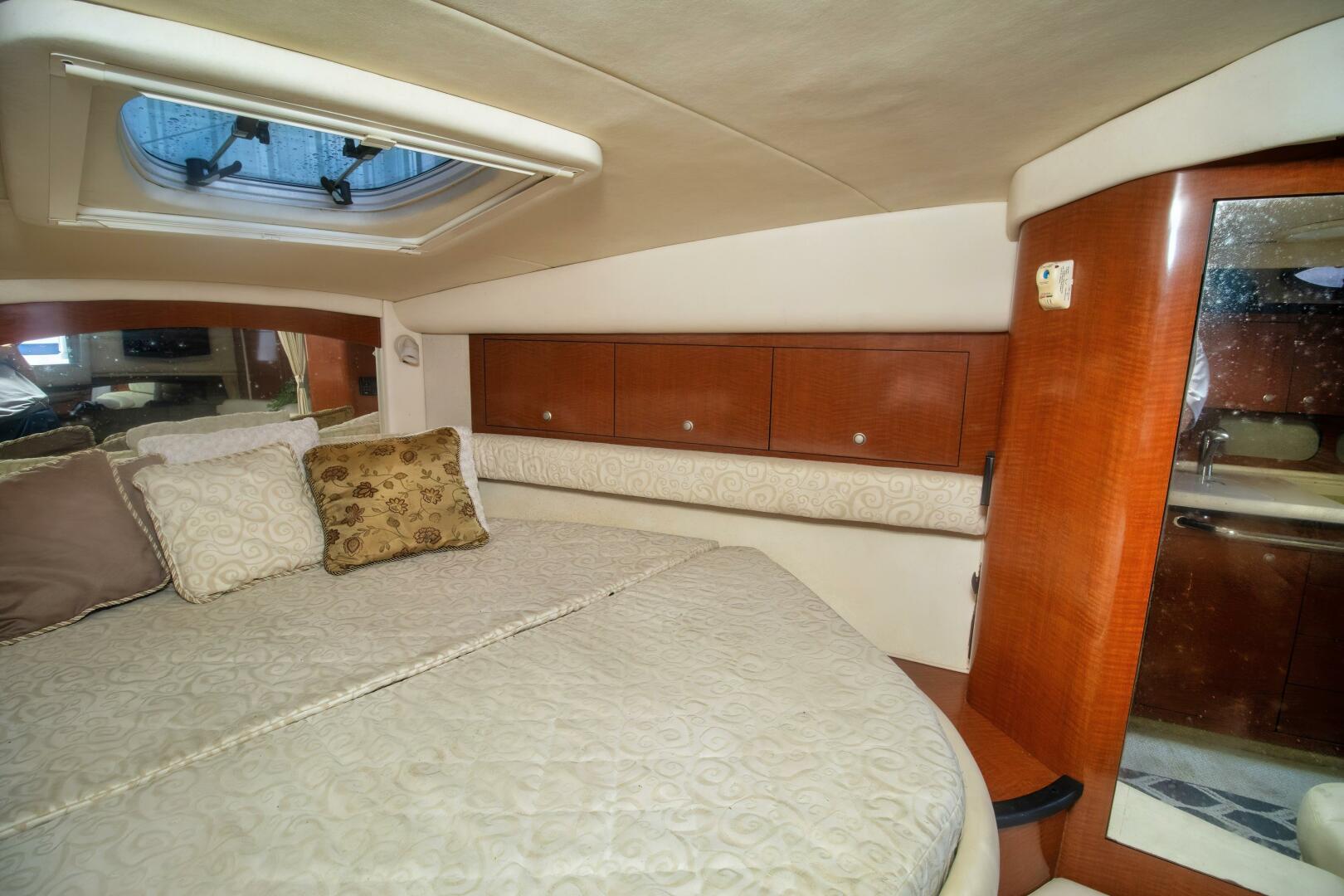 2005 Sea Ray 340 Sundancer - Image 13