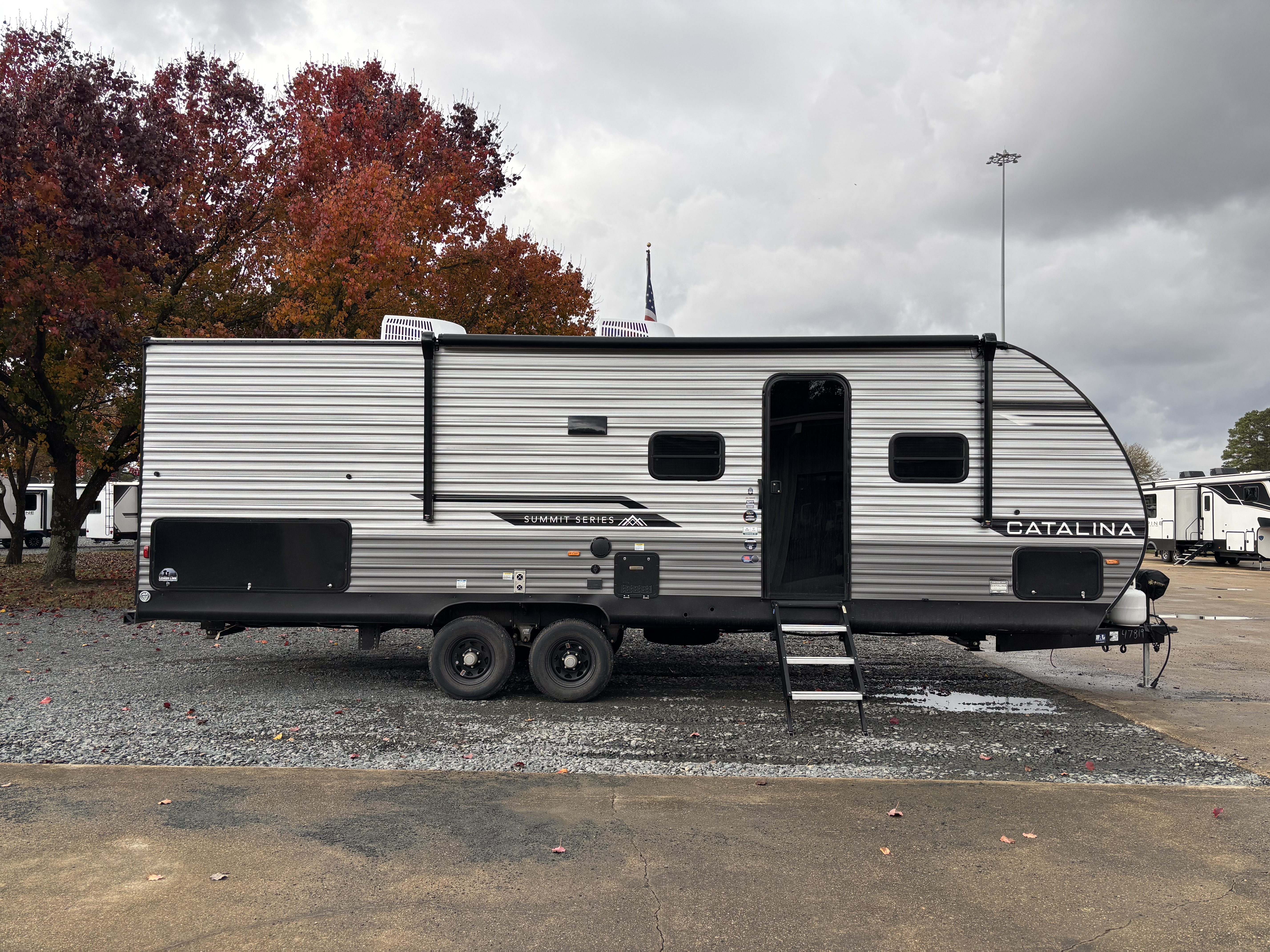 2026 Coachmen Catalina Summit Series 8 261BHS - Image 2