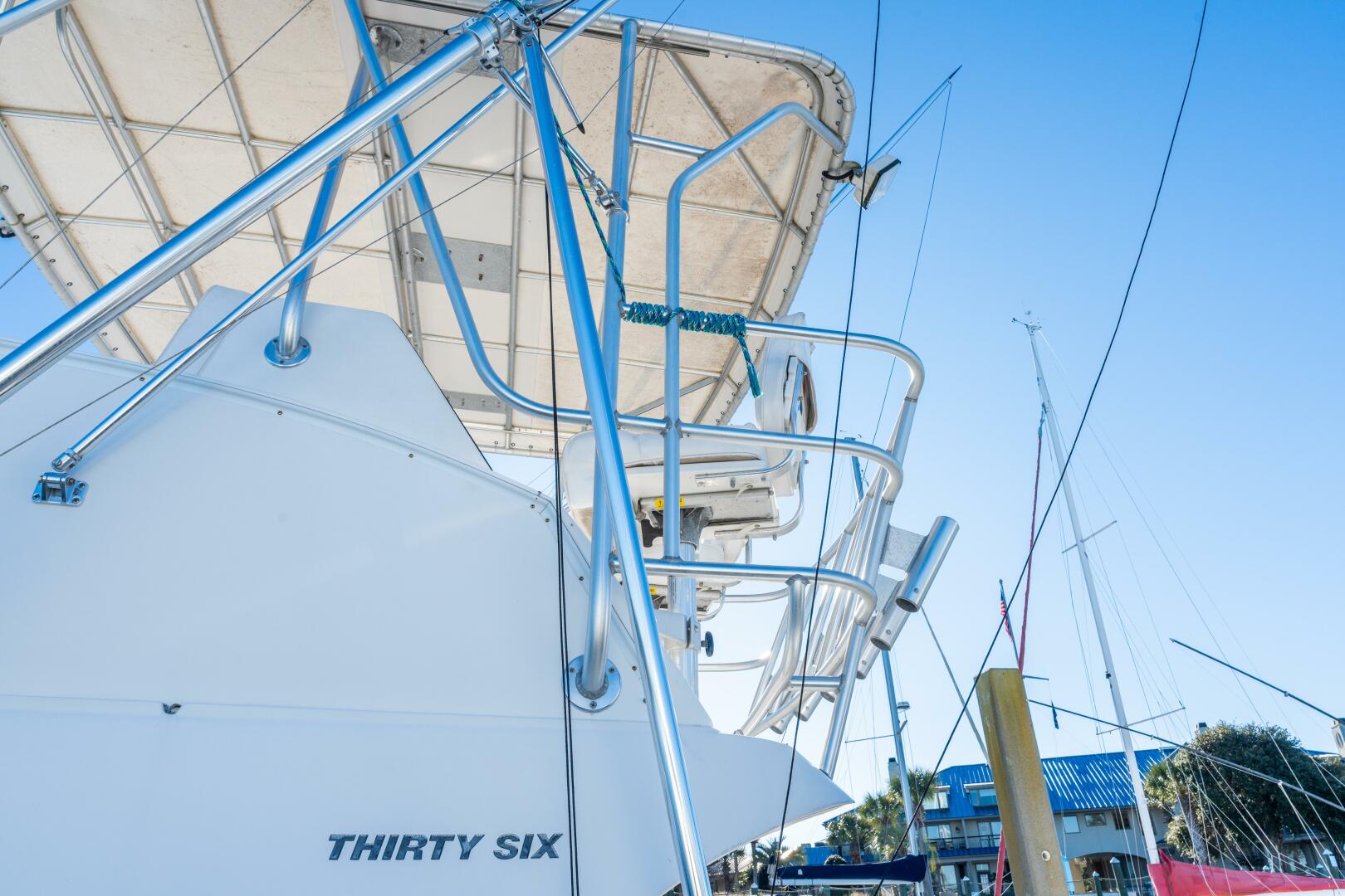 2004 Luhrs Convertible - Image 5