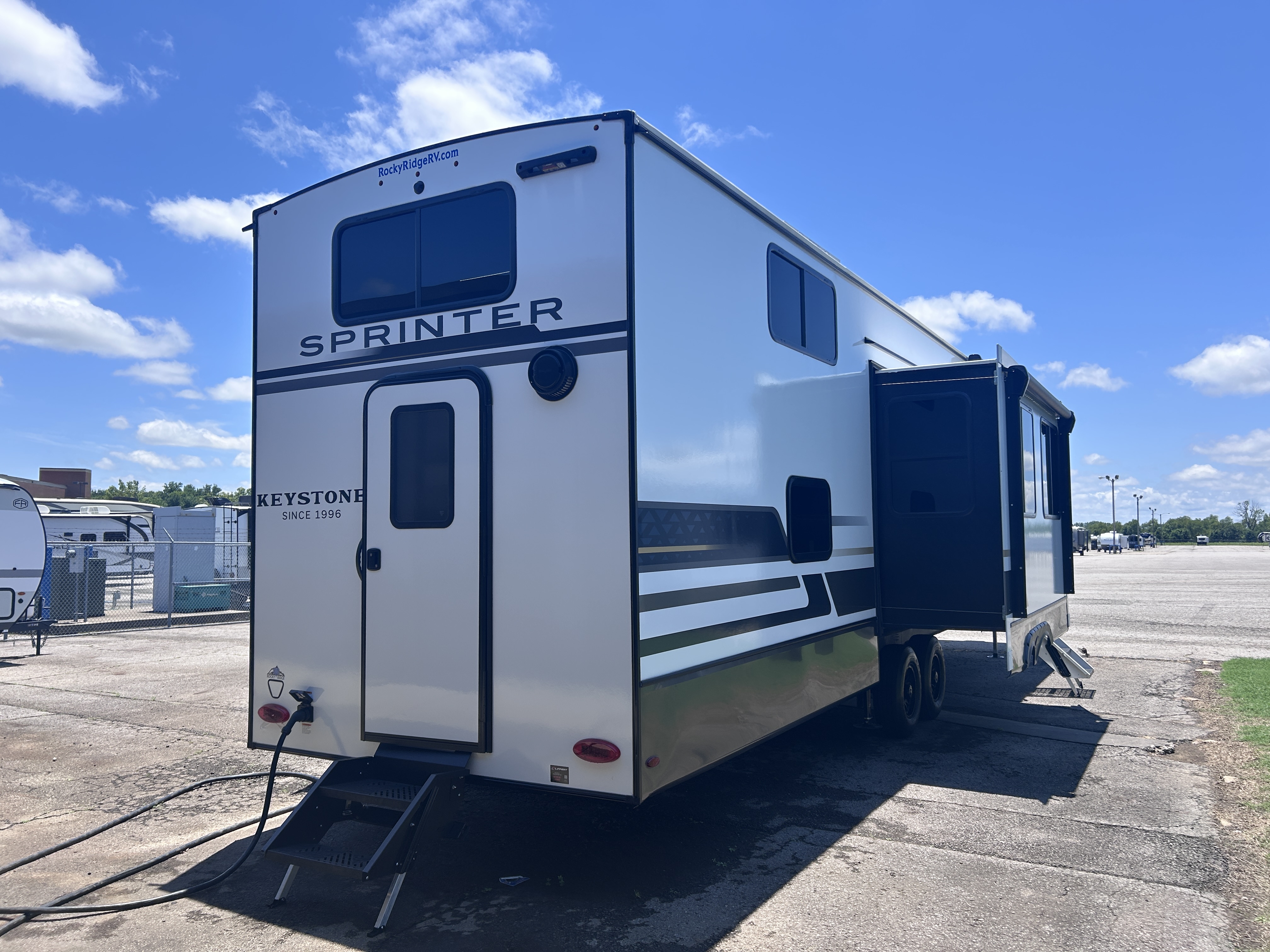 2026 Keystone Sprinter 3920DSL - Image 8