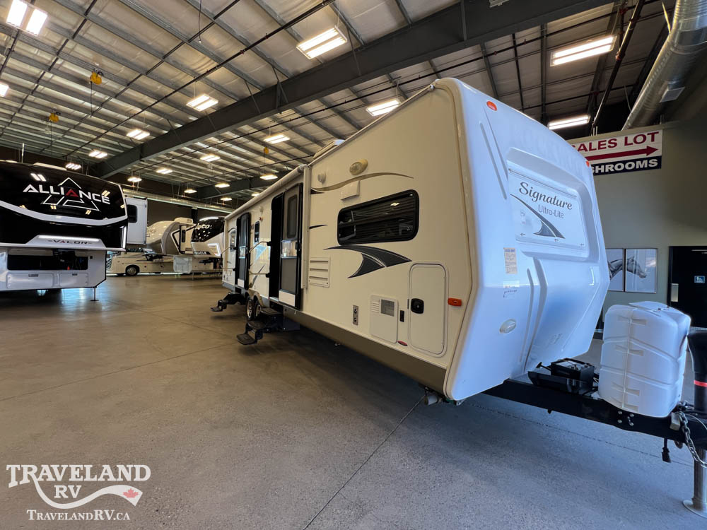 2013 FOREST RIVER ROCKWOOD ULTRA LITE 8315BSS HANDYMAN SPECIAL - Image 1