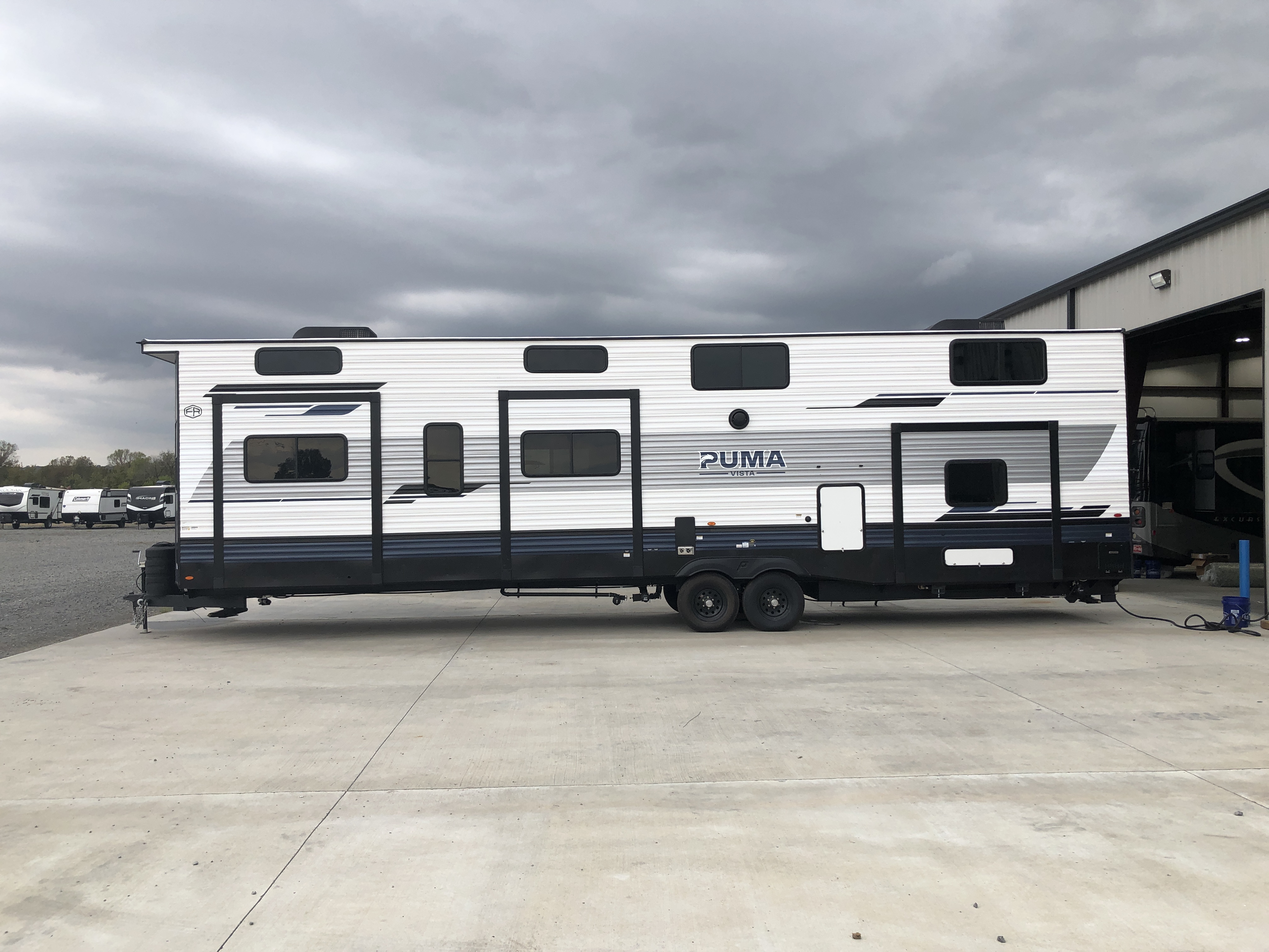 2027 Forest River Puma Vista 403LFT - Image 4