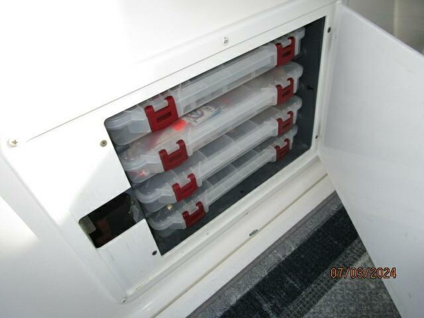 1996 Wellcraft 3300 Coastal - Image 25