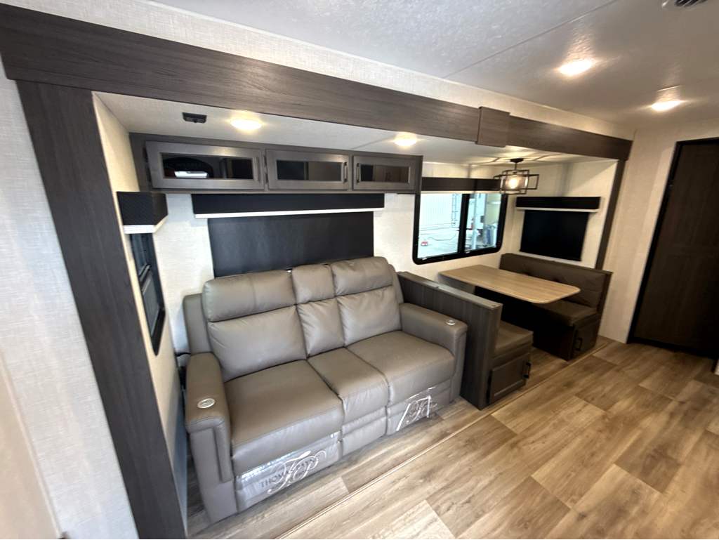 2025 VENTURE RV SPORTTREK 292VRB - Image 8