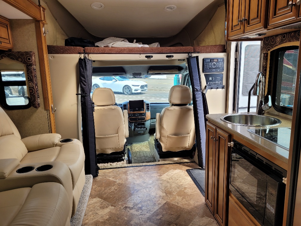 2016 Thor Motor Coach Siesta Sprinter 24SL - Image 20