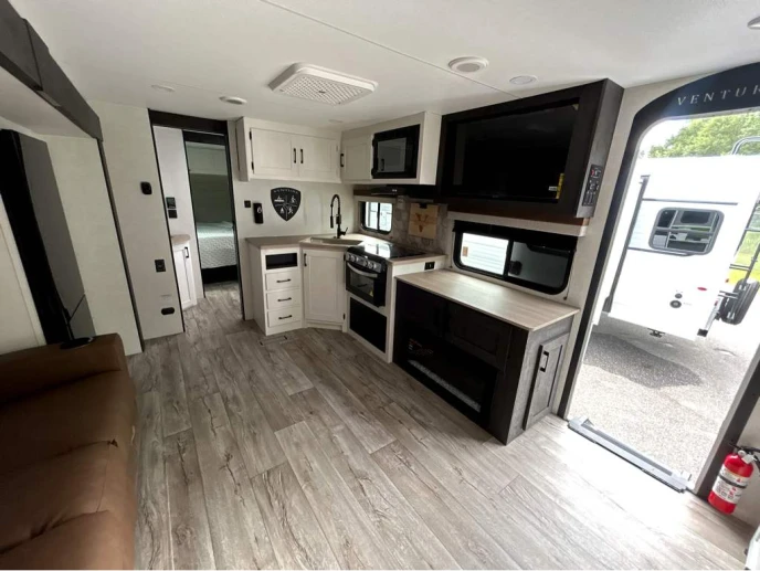 2027 VENTURE RV SIENNA 241VRD - Image 16