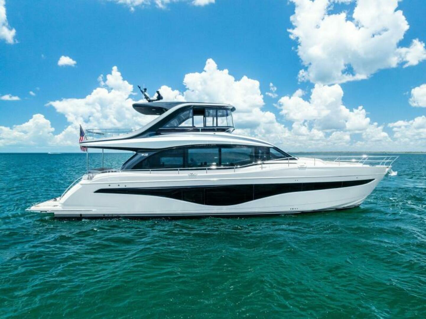 2024 Princess Y72 Motor Yacht - Image 9