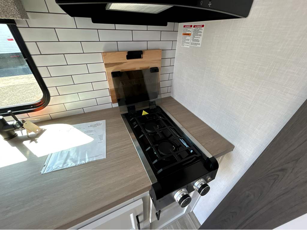 2026 VENTURE RV SPORTTREK STINGER 181VRK - Image 22