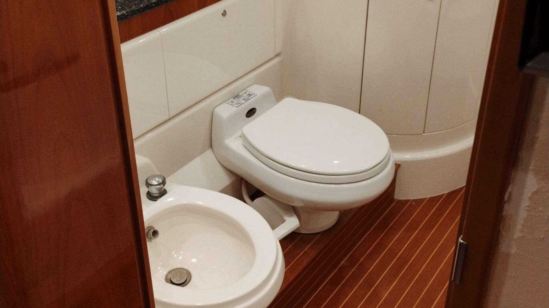 2001 Viking Princess 72 - Image 30