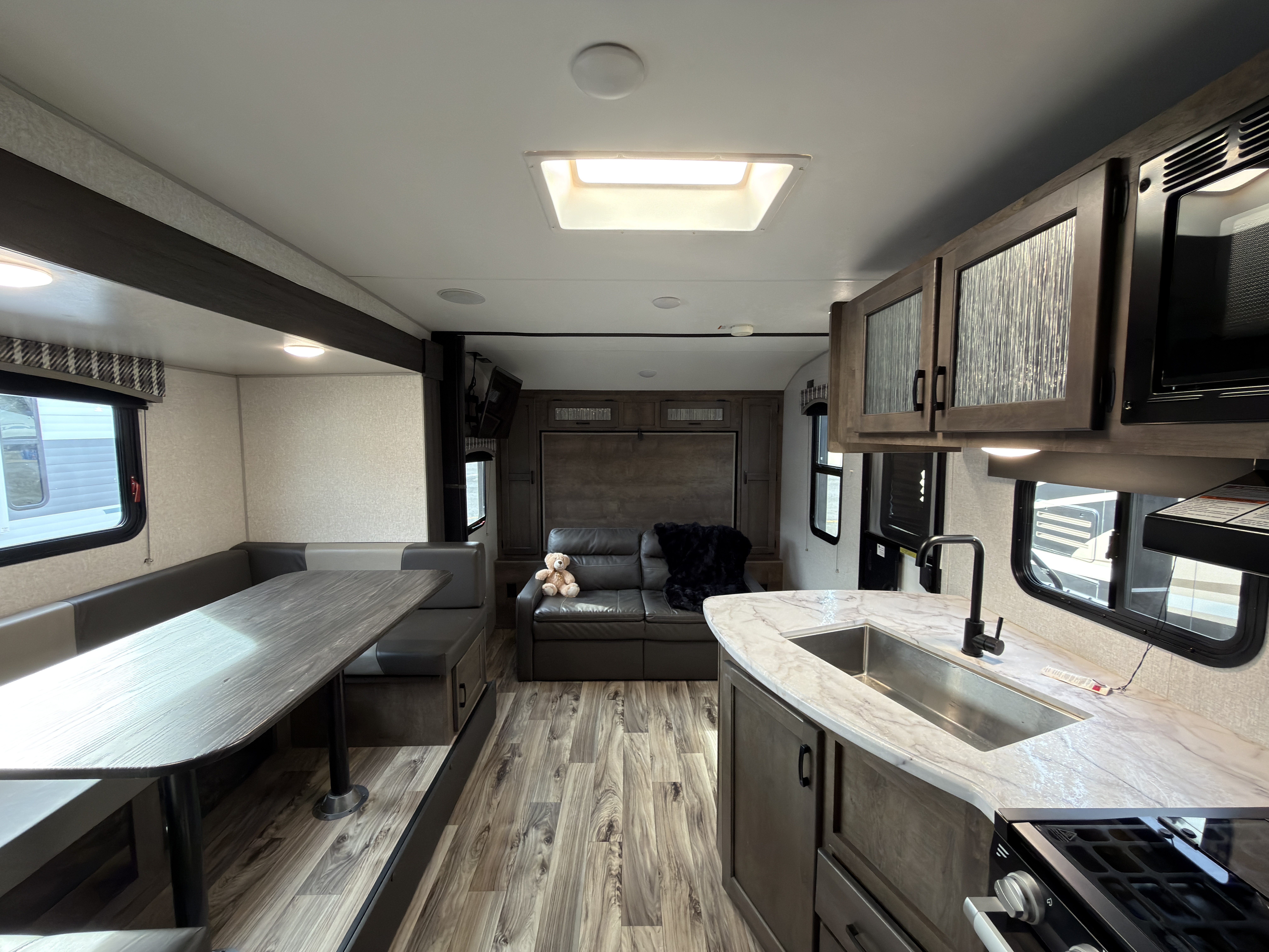 2022 Venture RV Sonic SN220VRB - Image 9