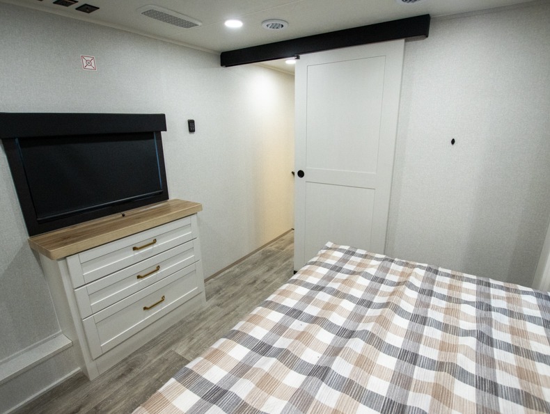 2026 Jayco Eagle 335LSTS - Image 27