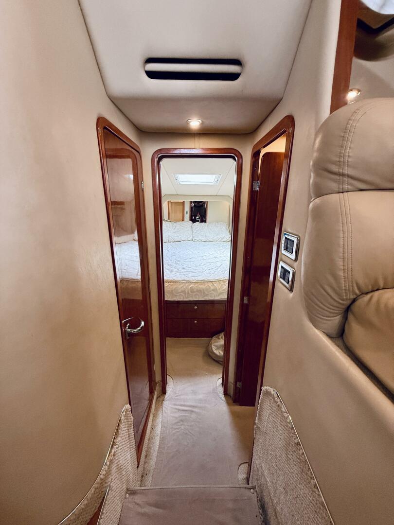 2003 Sea Ray 480 Motor Yacht - Image 34