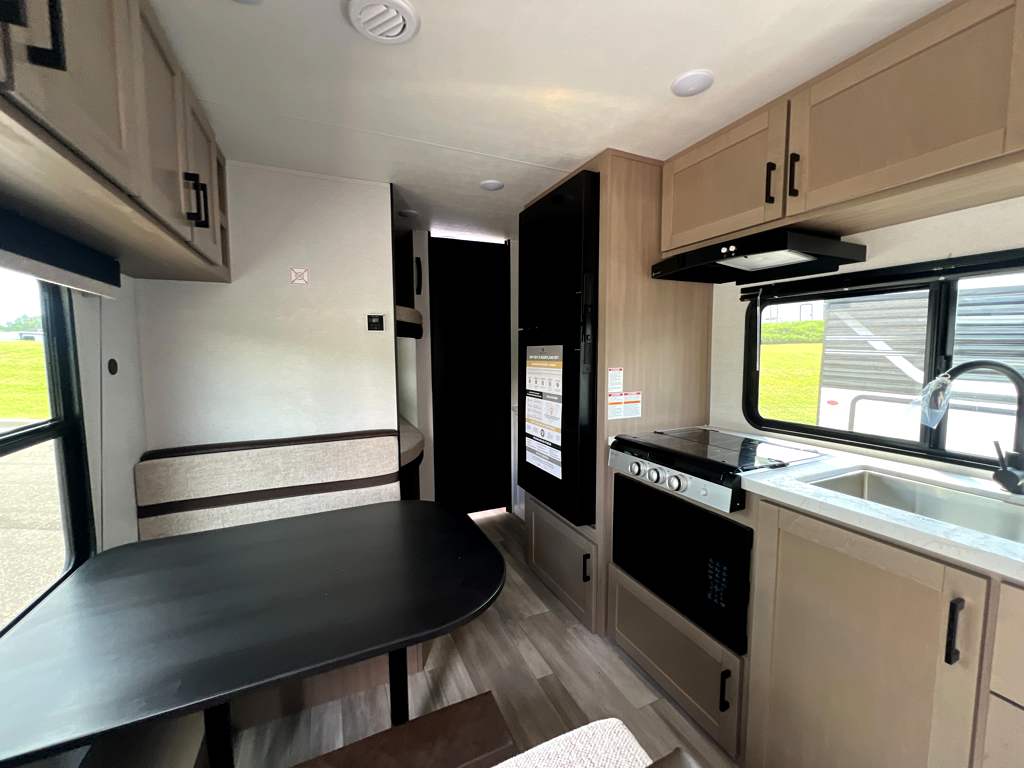 2027 HEARTLAND PROWLER 2600BH - Image 6