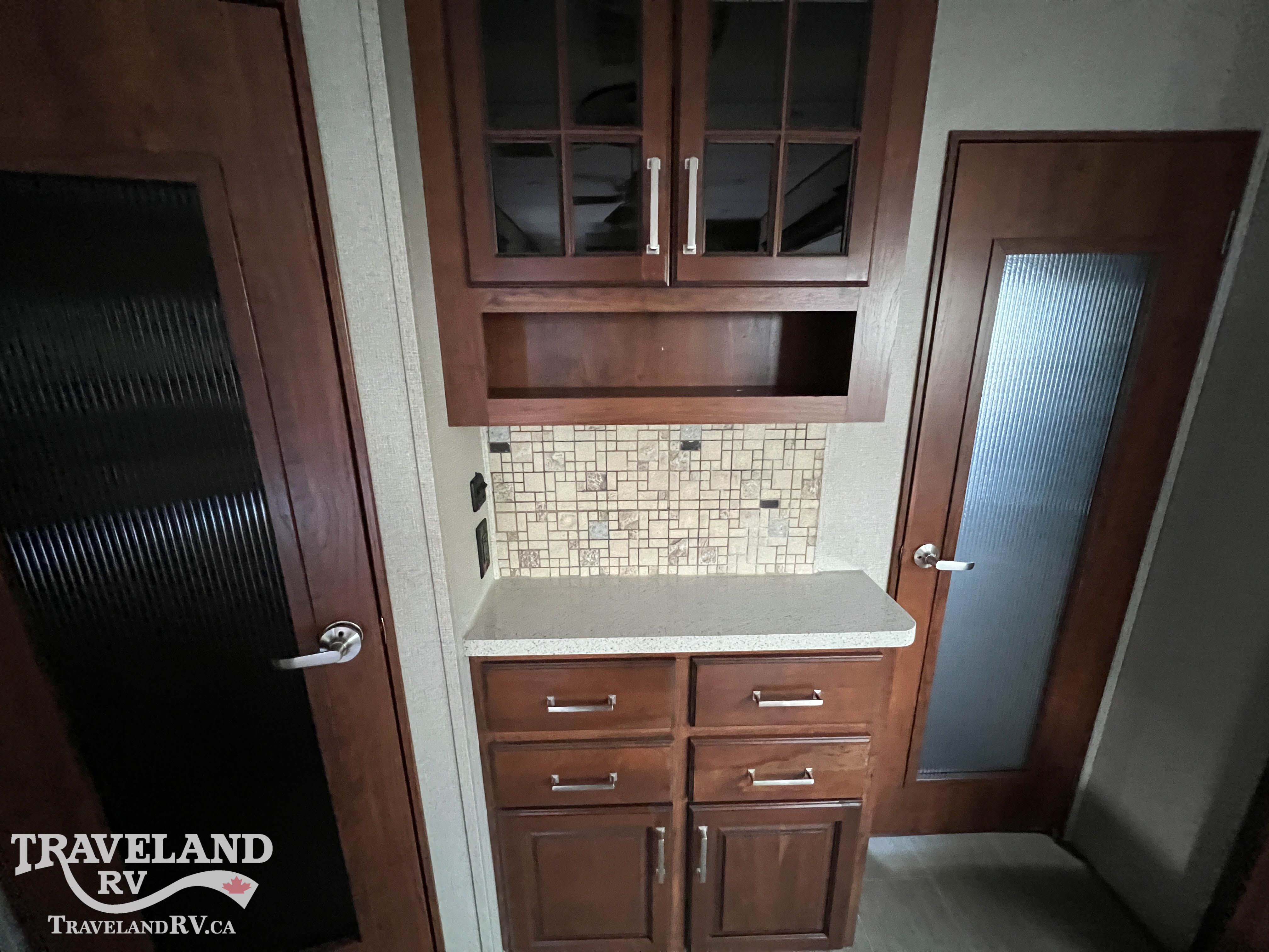 2019 Keystone Avalanche 385BG - Image 12