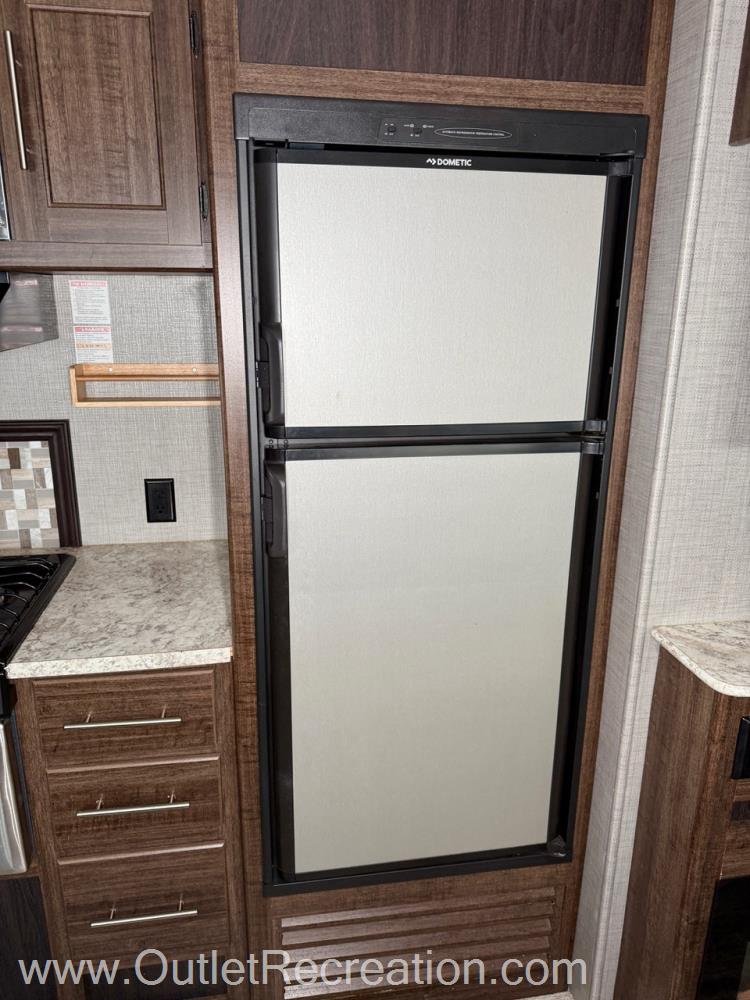 2018 CrossRoads Zinger ZR280BH - Image 16