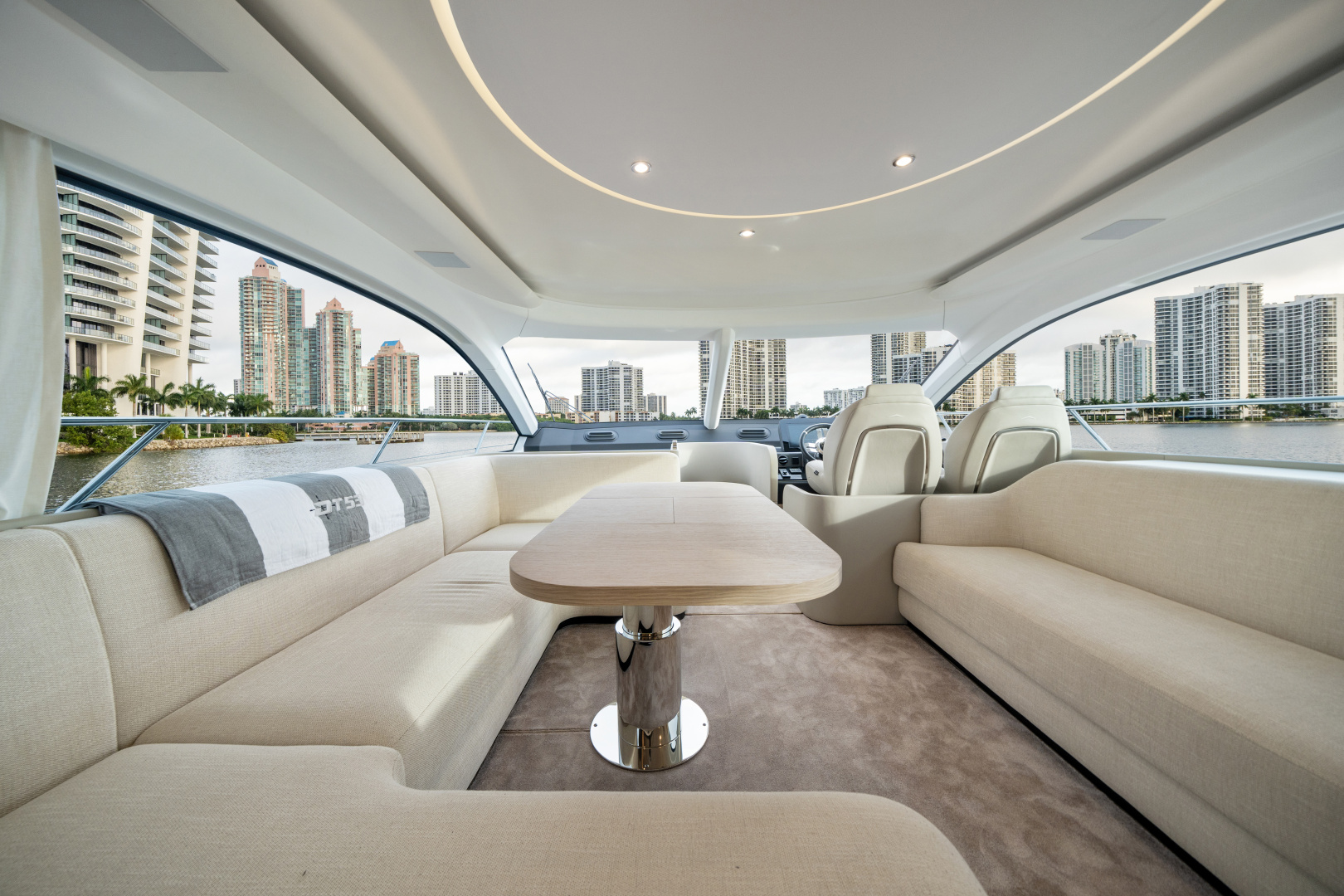 2023 Azimut 53 FLY Base - Image 28