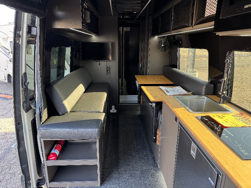 2025 27North Venture Van 170 - Image 4
