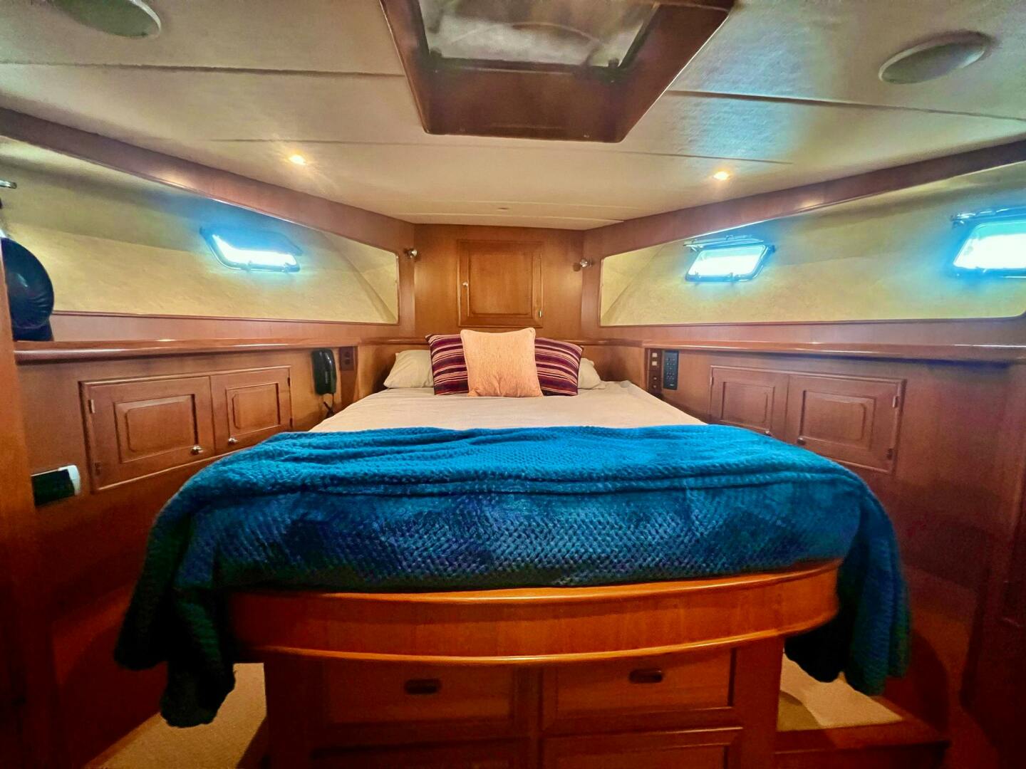 2000 Grand Alaskan 60 Pilothouse - Image 8