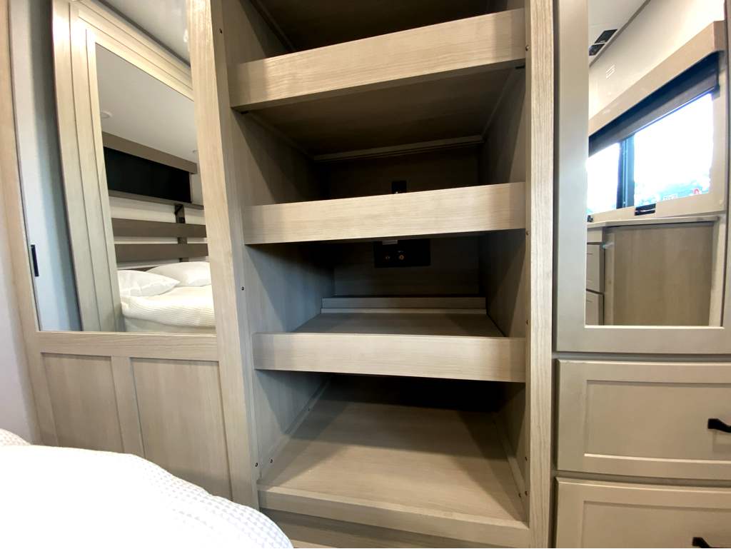 2026 GRAND DESIGN MOMENTUM 414M - Image 34