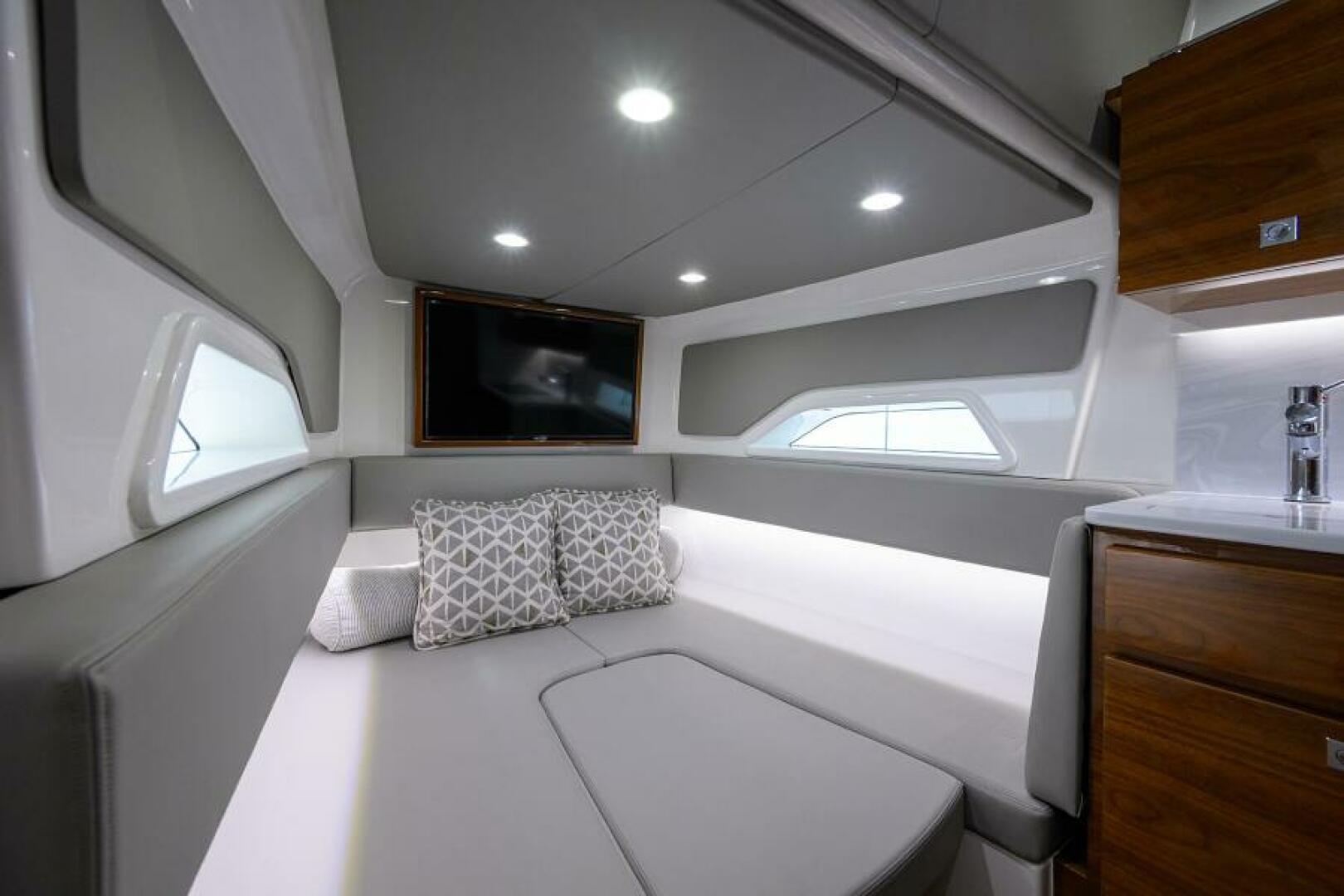 2020 VIKING VIKING 61 Convertible Base - Image 7