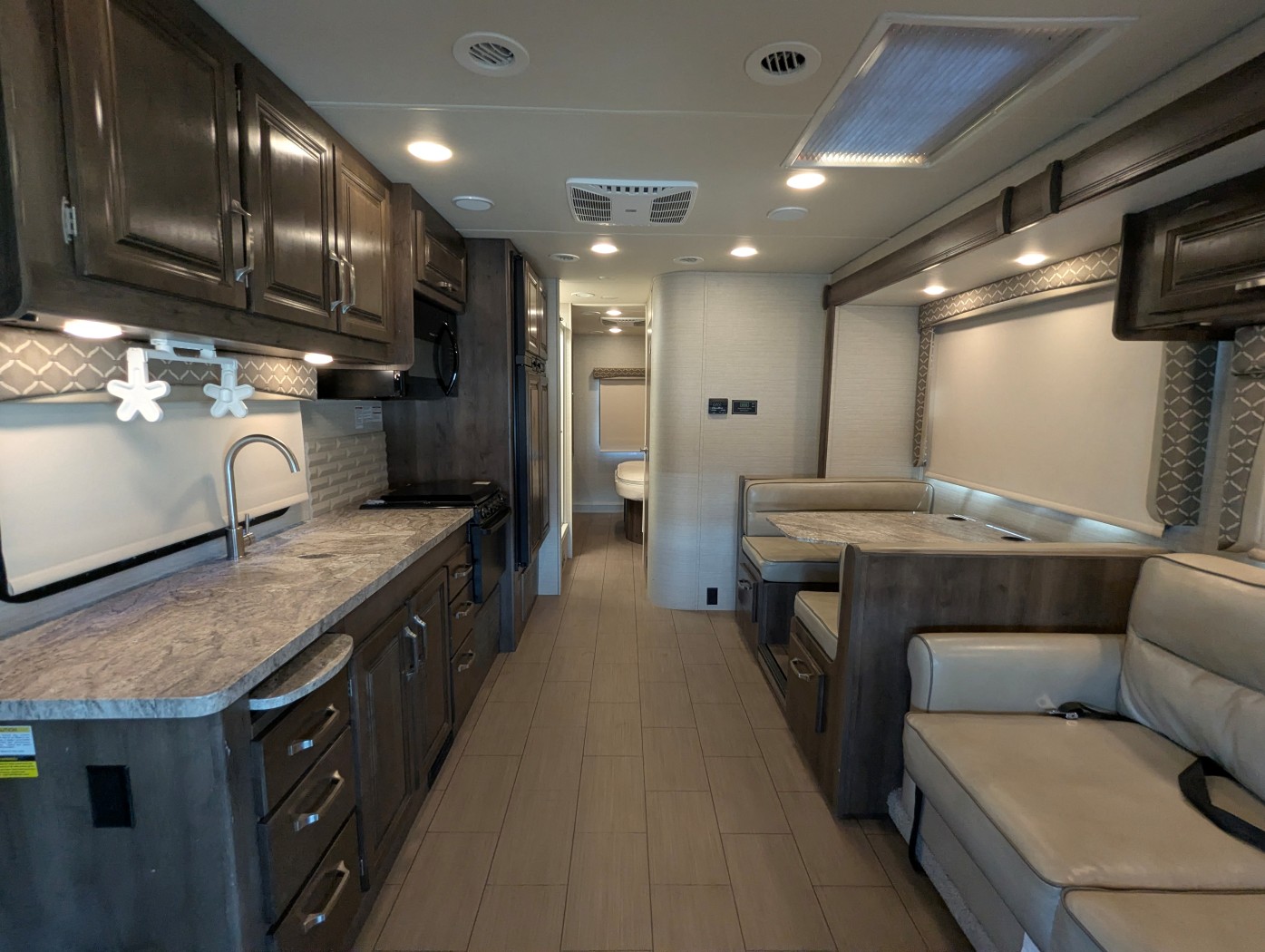 2018 Jayco Greyhawk 29MV - Image 9