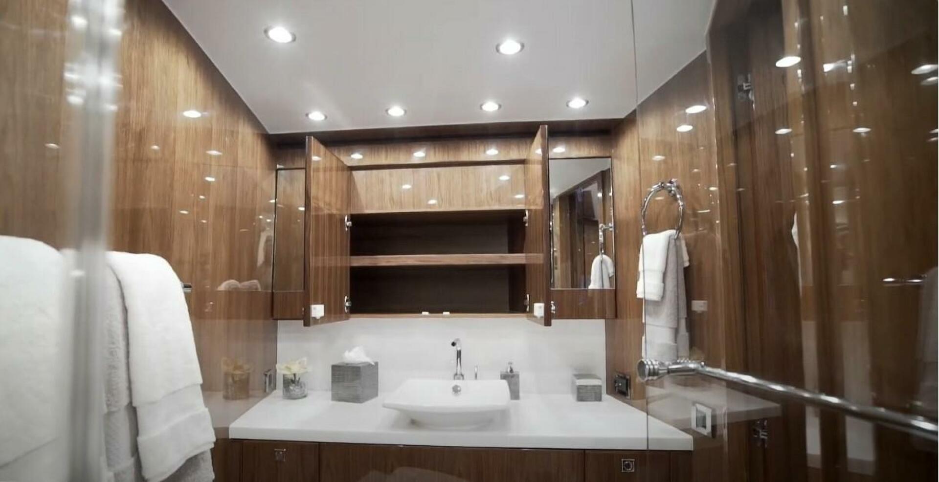 2017 Hargrave Raised Pilothouse - Image 31