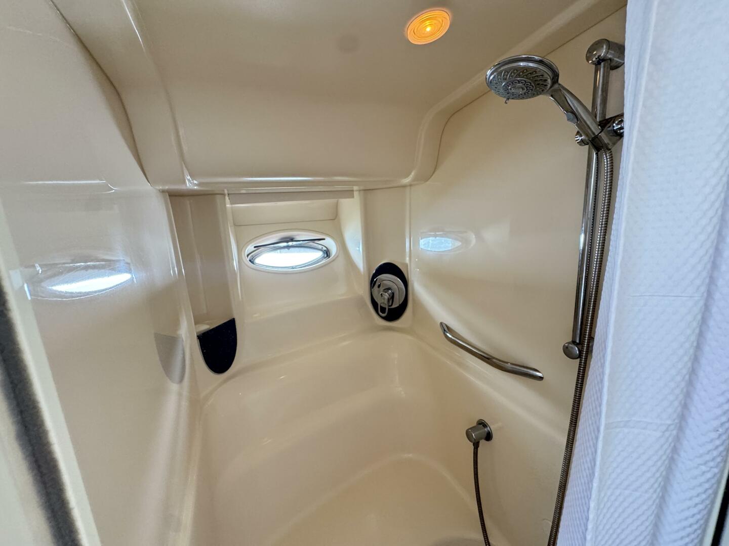 2003 Sea Ray 420 Sundancer - Image 34