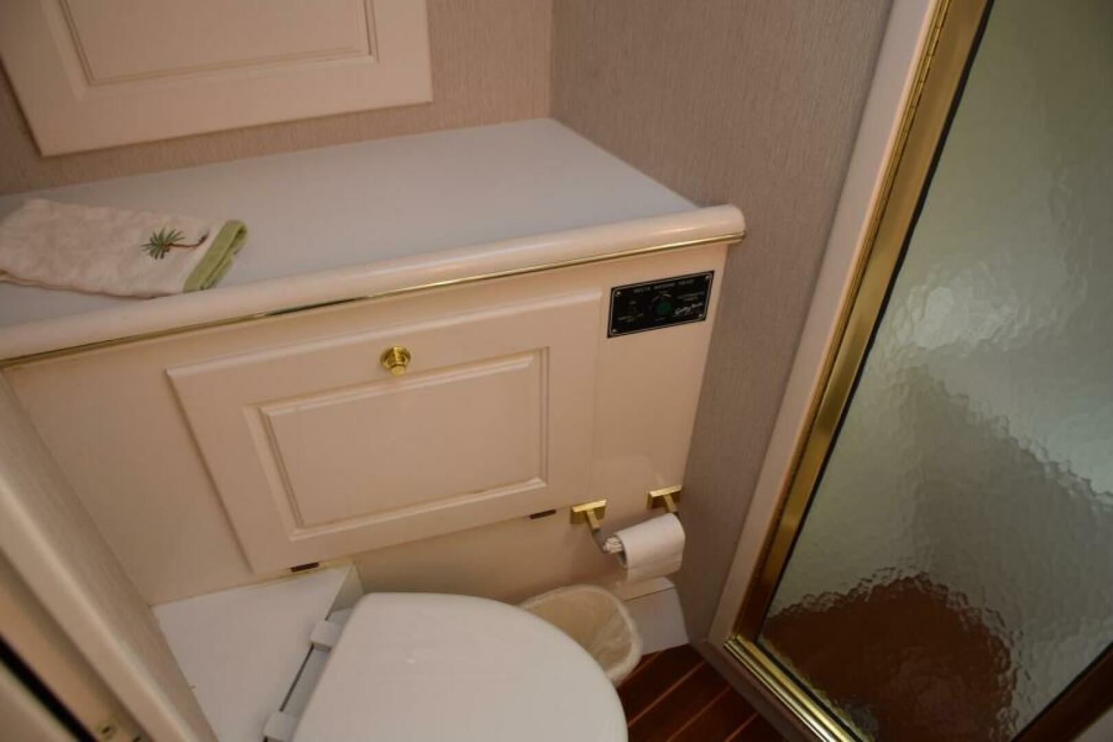 1990 Sunny Briggs Flybridge Sportfish - Image 22