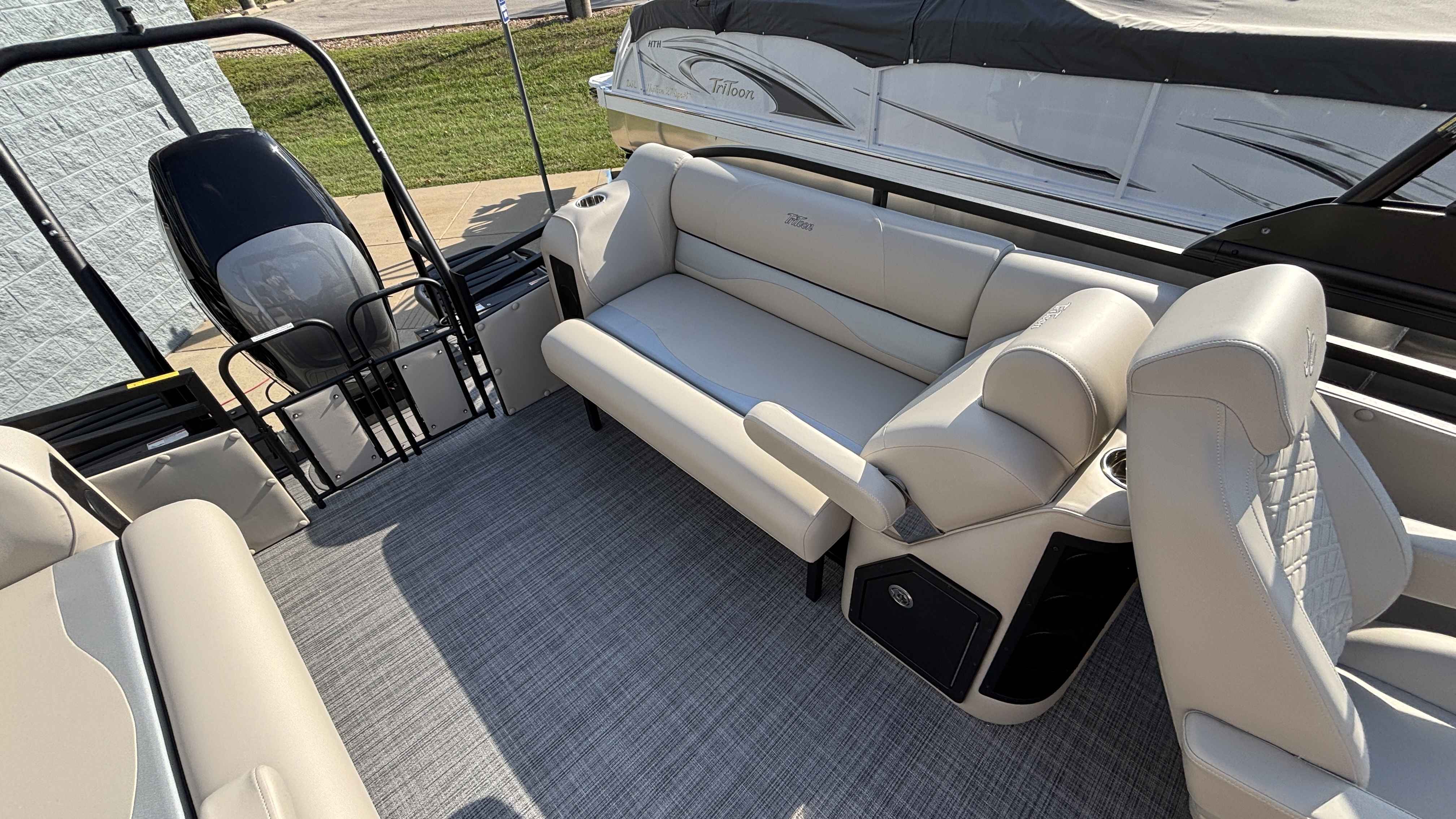 2026 JC Pontoon NepToon 25TT Sport DSL - Image 29