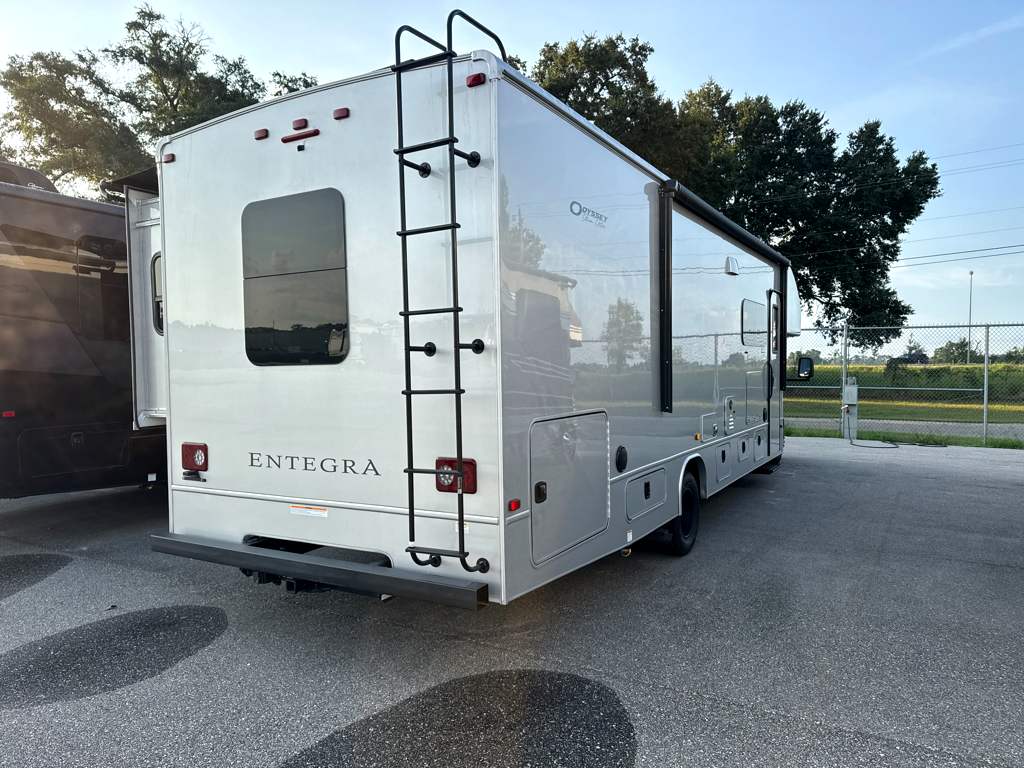 2027 ENTEGRA COACH ODYSSEY 29V - Image 6