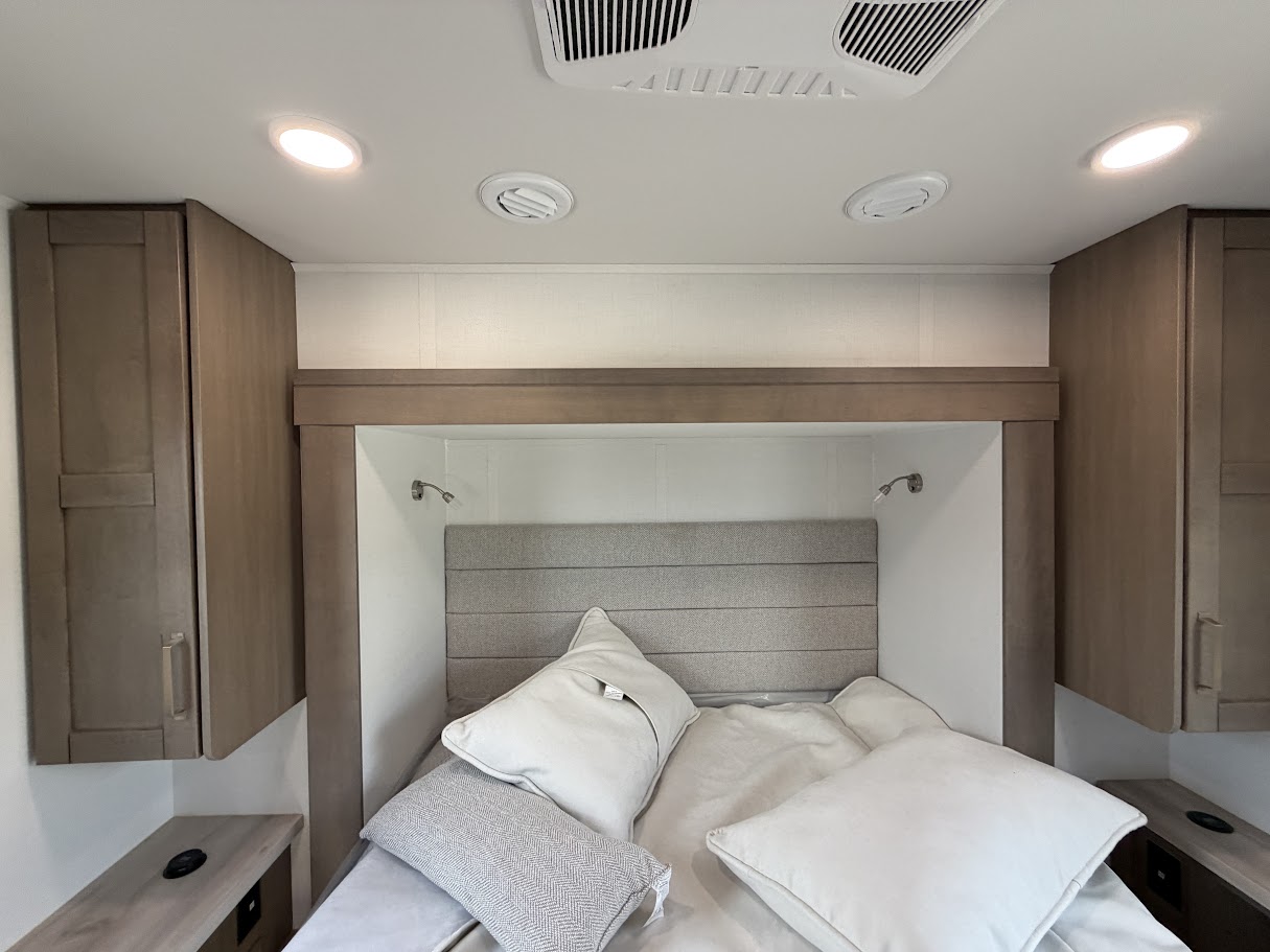 2027 JAYCO GREYHAWK 30Z - Image 35