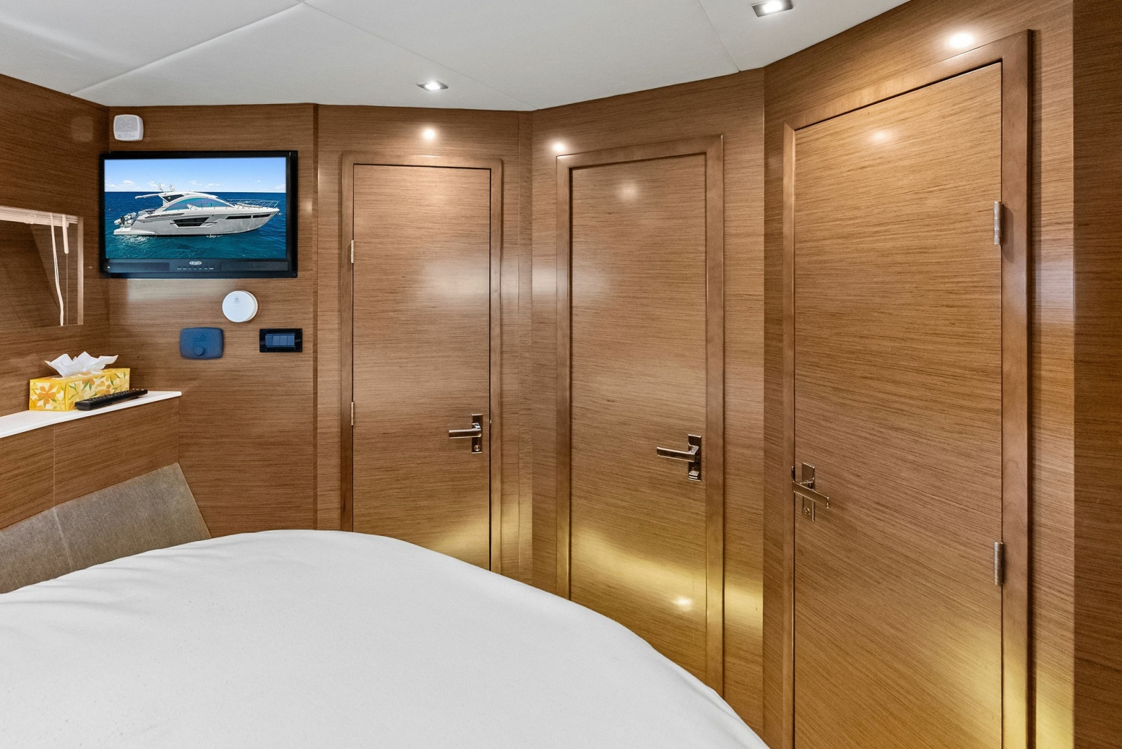 2019 Cruisers Yachts 54 Cantius - Image 52