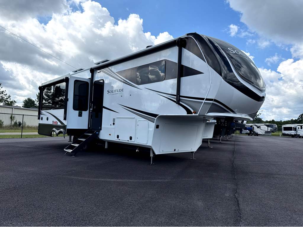 2027 GRAND DESIGN SOLITUDE 310GK - Image 1