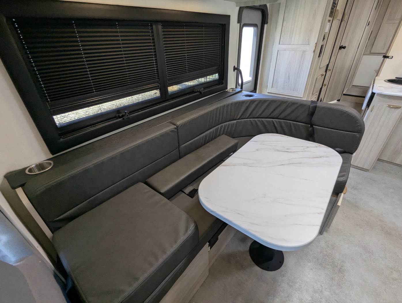 2027 Coachmen Cross Trail 26XG - Image 15