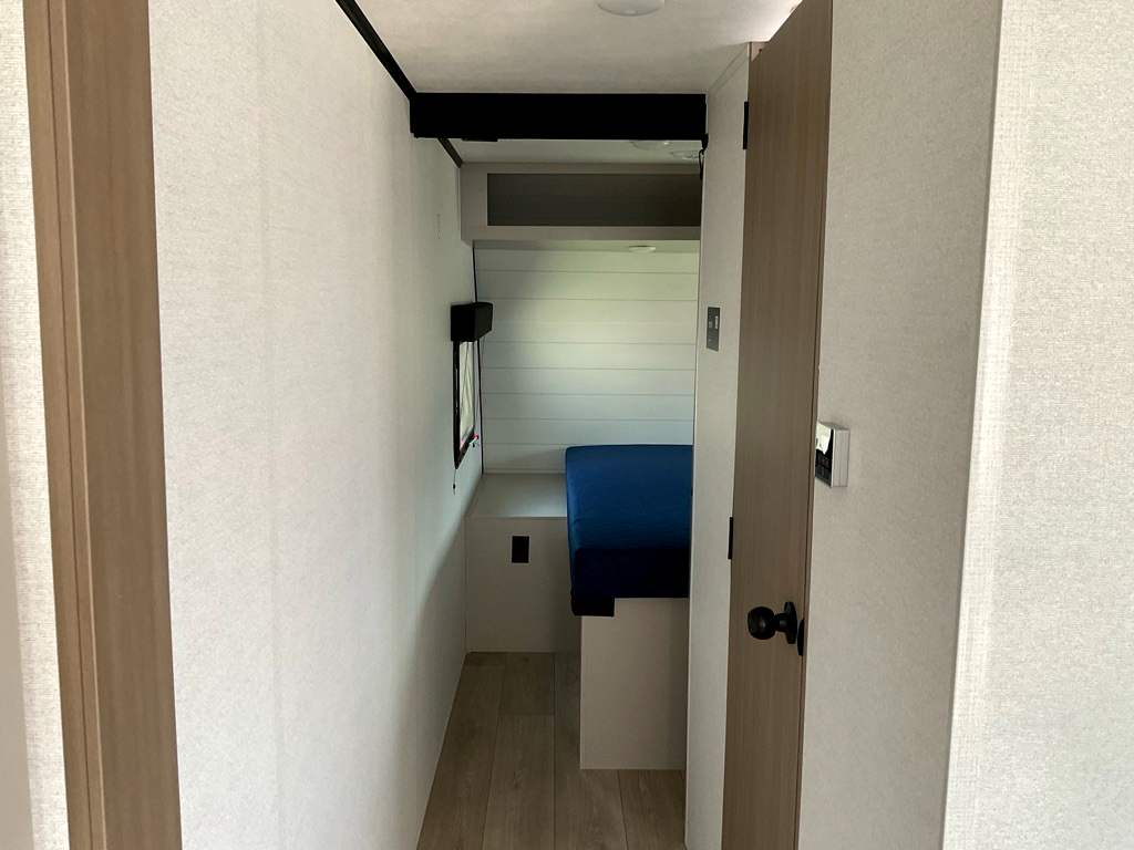 2027 JAYCO Jay Feather 25 RLSL - Image 15