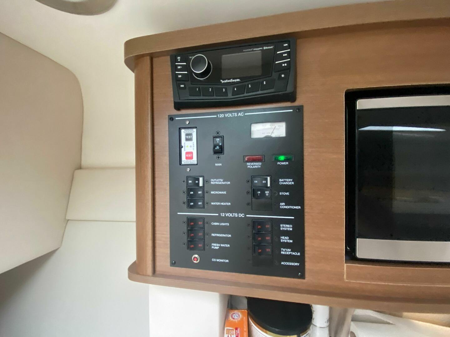 2018 Sea Ray 260 Sundancer - Image 15