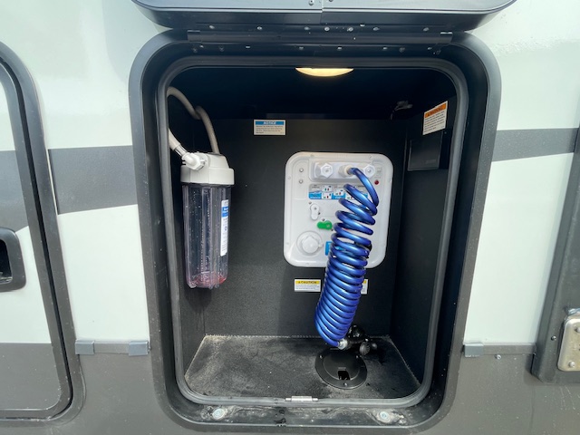 2025 ROCKWOOD SIGNATURE 375RL - Image 10