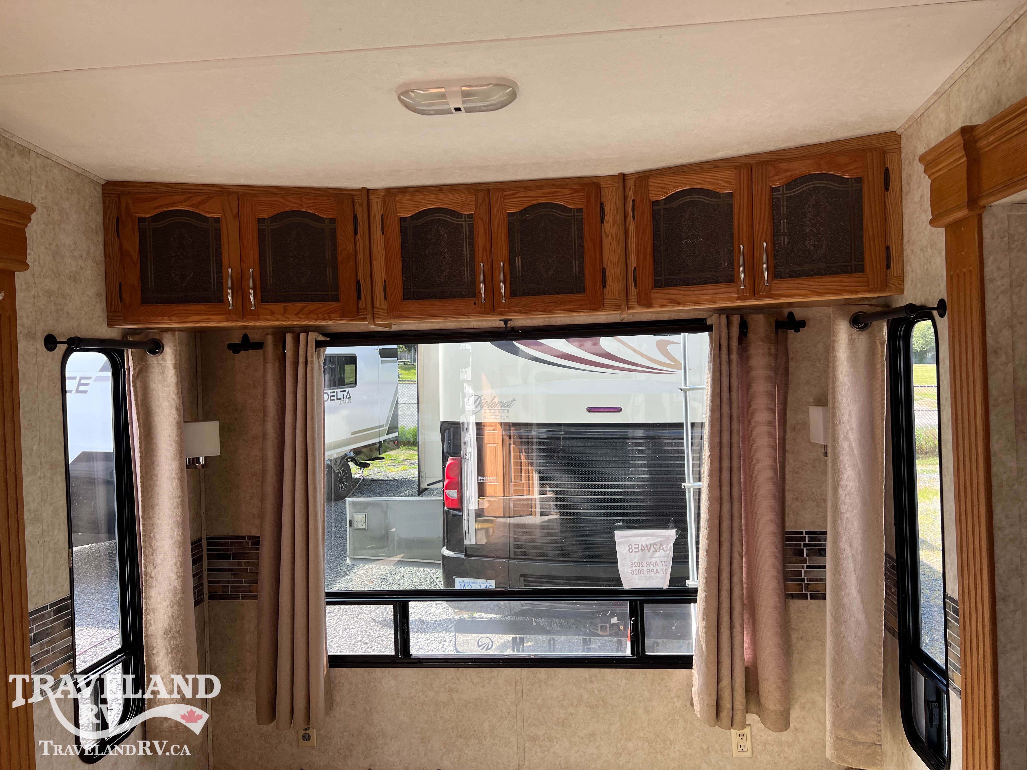 2006 KEYSTONE MONTANA 3400RL - Image 11