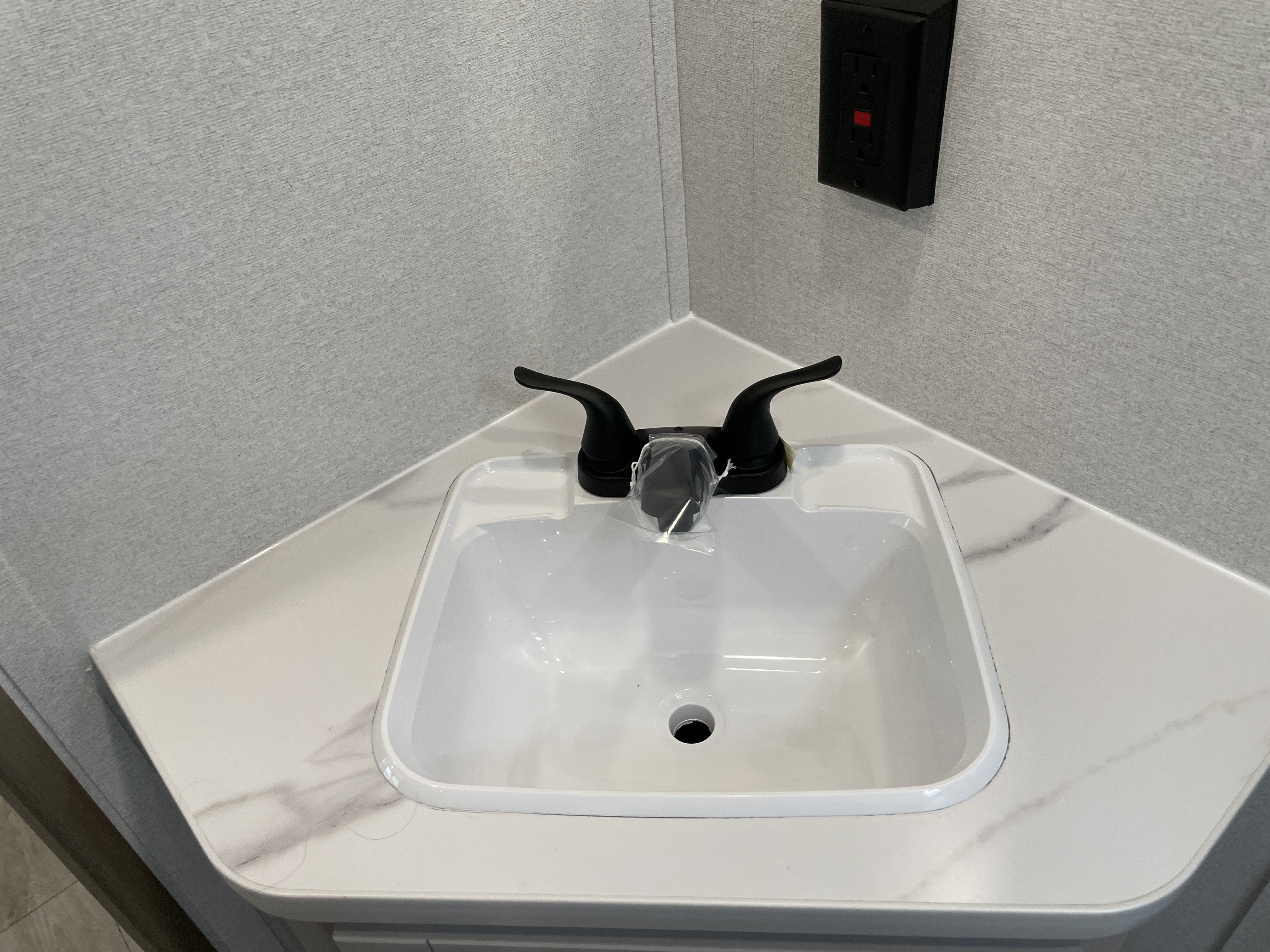 2027 Jayco Jay Flight 270BHS - Image 19