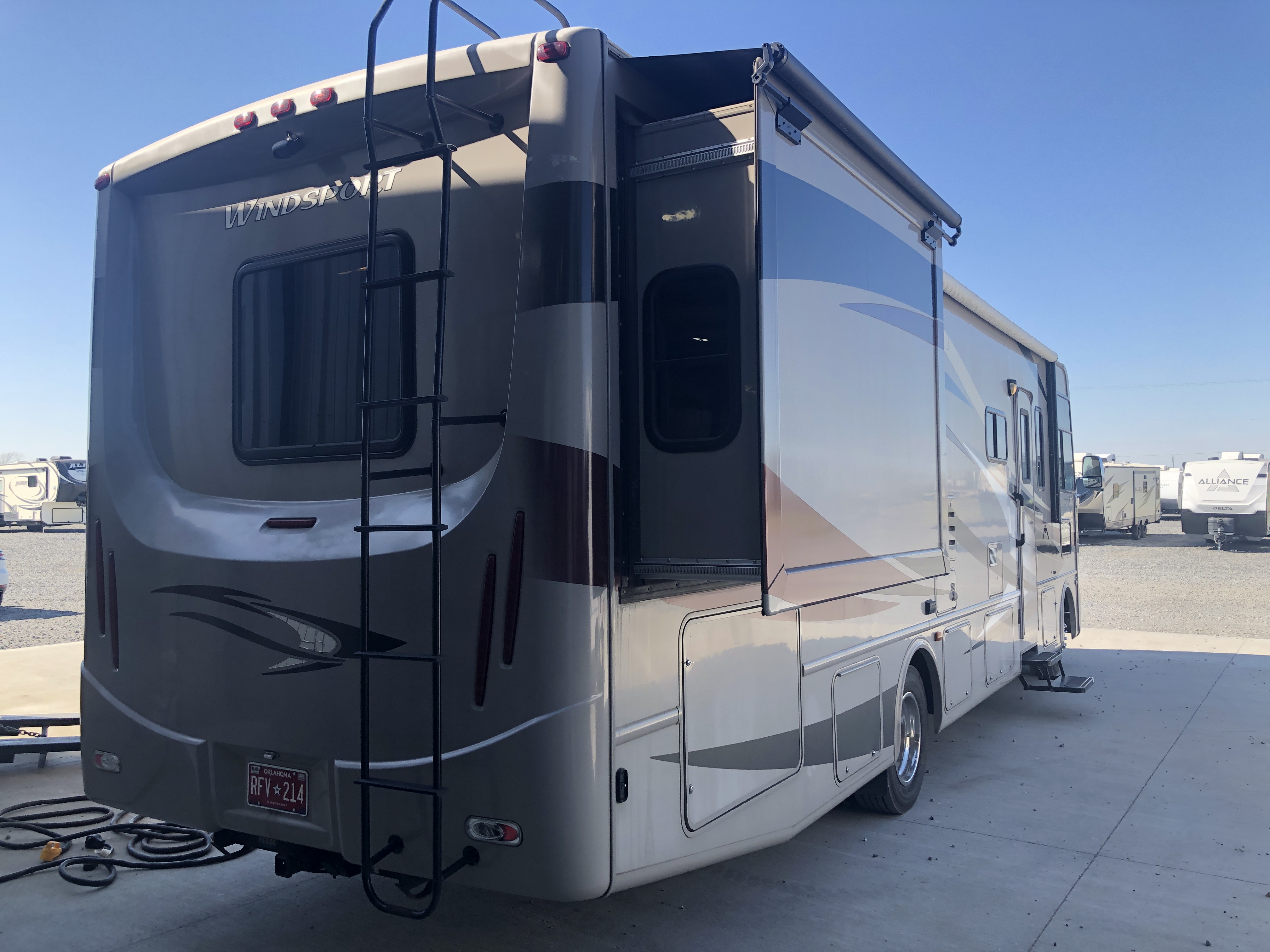 2013 Thor Motor Coach Windsport 32A - Image 25