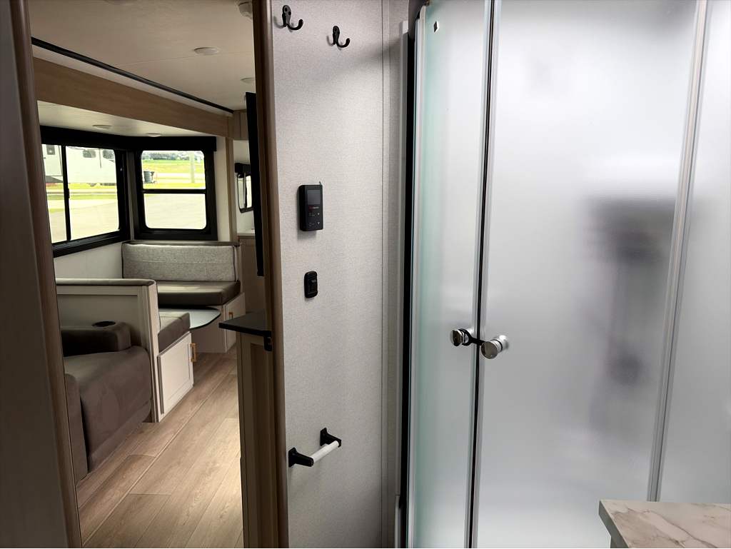 2027 JAYCO JAY FEATHER 26FK - Image 17