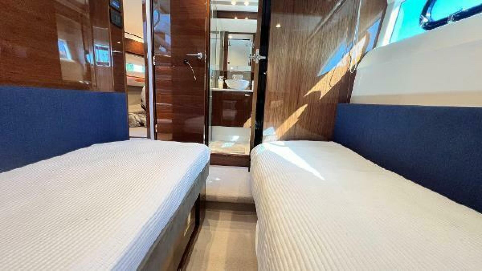 2019 Princess F62 - Image 63